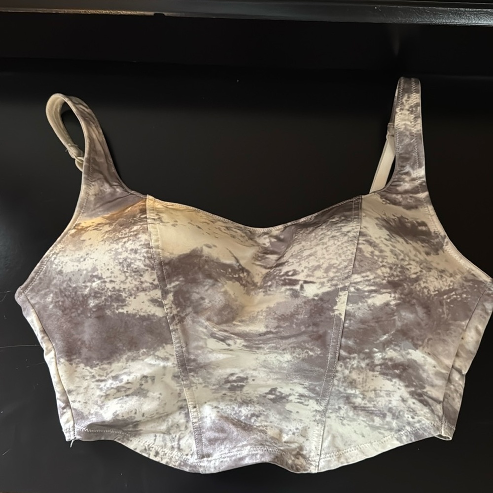 Wirelesss Lightly Lined Top